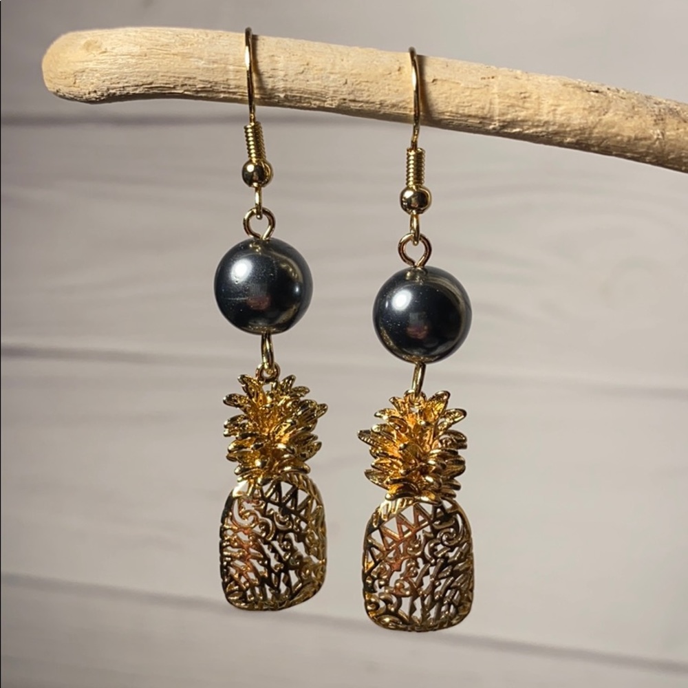 Hawaiian Pineapple Earrings with Shell Pearl
